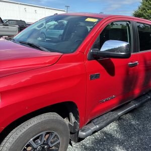 2016 Toyota TUNDRA LIMITED photo 2