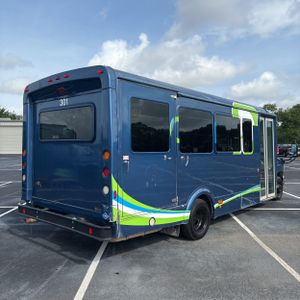 FORD E-450 CUTAWAY - 8