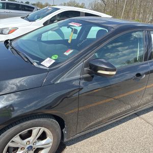 FORD FOCUS SE - 2