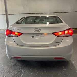 2013 Hyundai ELANTRA LIMITED photo 7