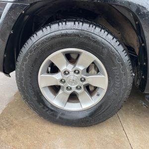 2011 Toyota 4RUNNER SR5 缩略图 17
