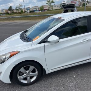 HYUNDAI ELANTRA GLS - 2