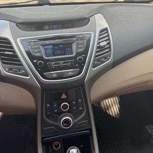 صورة مصغرة 33 لـ 2014 Hyundai ELANTRA SE