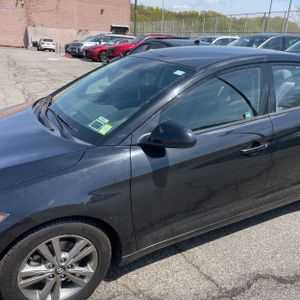 HYUNDAI ELANTRA SE - 2