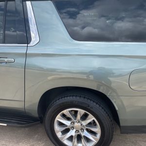 CHEVROLET SUBURBAN PREMIER - 5