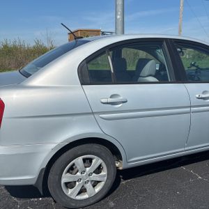 HYUNDAI ACCENT - 9