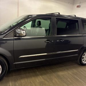 CHRYSLER TOWN & COUNTRY TOURING L - 4