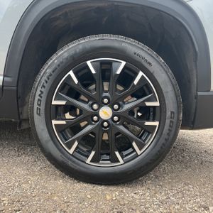 2025 Chevrolet TRAVERSE LT — миниатюра 18