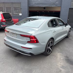 2024 Volvo S60 B5 CORE DARK THEME 照片 8