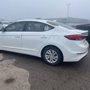 HYUNDAI ELANTRA SE - 5