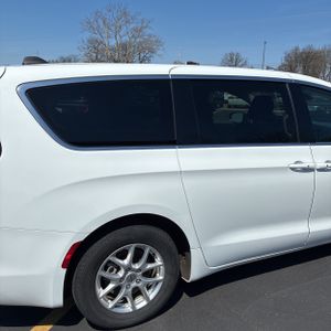 CHRYSLER VOYAGER LX - 9