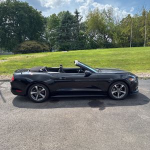FORD MUSTANG BASE - 10