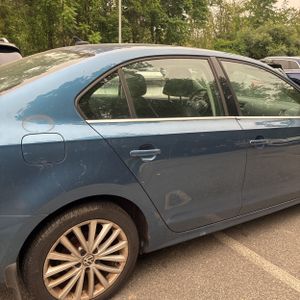 صورة 9 لـ 2016 Volkswagen JETTA 1.8T SEL