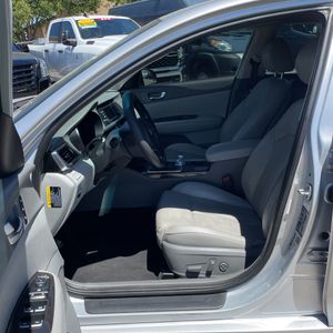 صورة مصغرة 32 لـ 2016 KIA OPTIMA EX
