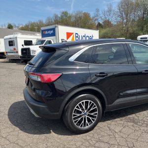 FORD ESCAPE PLUG-IN HYBRID SE - 9