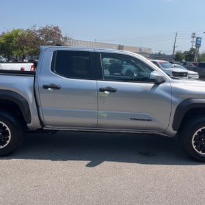 2025 Toyota TACOMA TRD OFF ROAD — миниатюра 11