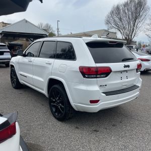 JEEP GRAND CHEROKEE LAREDO X - 4