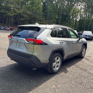 2019 Toyota RAV4 HYBRID XLE — фото 8