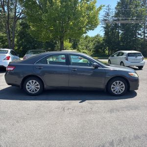 2010 Toyota CAMRY LE photo 10