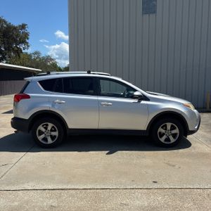 2015 Toyota RAV4 XLE — фото 10