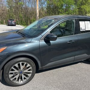 FORD ESCAPE TITANIUM - 2