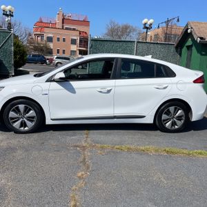 HYUNDAI IONIQ PLUG-IN HYBRID BASE - 4