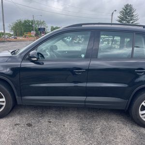 VOLKSWAGEN TIGUAN 2.0T S 4MOTION - 4