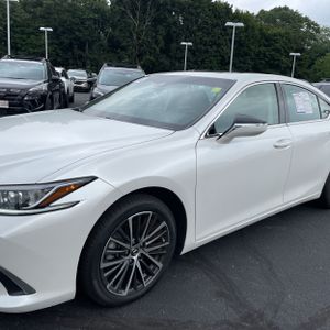صورة 2 لـ 2024 Lexus ES 350 BASE