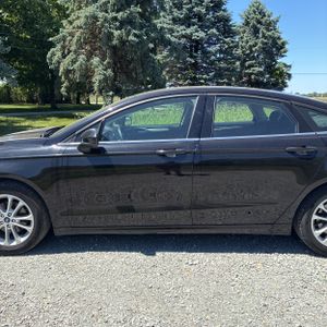 FORD FUSION SE - 4