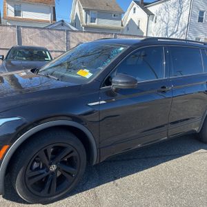 VOLKSWAGEN TIGUAN SE R-LINE BLACK 4MOTION - 2