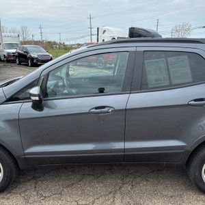 FORD ECOSPORT SE - 4