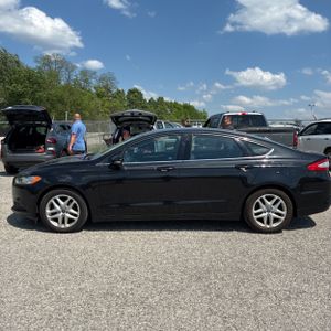 FORD FUSION SE - 3