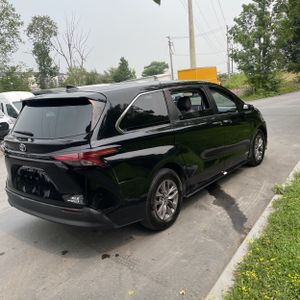 صورة 8 لـ 2021 Toyota SIENNA XLE 8-PASSENGER