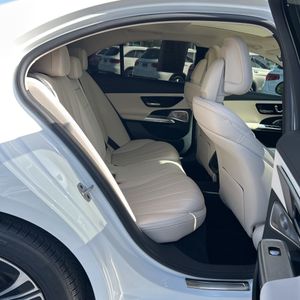 صورة مصغرة 35 لـ 2024 Mercedes-BENZ E 350