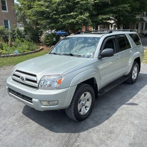 2004 Toyota 4RUNNER SR5 photo 1