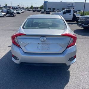 2016 Honda CIVIC LX — фото 7