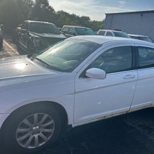 2011 Chrysler 200 TOURING photo 2