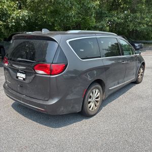 2019 Chrysler PACIFICA TOURING L photo 7