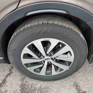 2021 Subaru OUTBACK PREMIUM — миниатюра 18