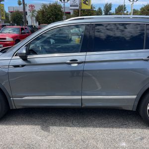 2022 Volkswagen TIGUAN SEL R-LINE 4MOTION 照片 4