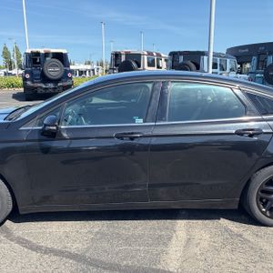 FORD FUSION SE - 4