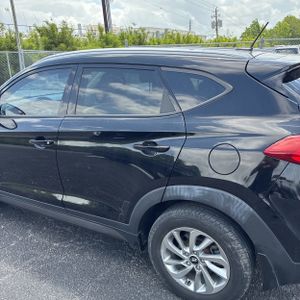 HYUNDAI TUCSON SE - 6