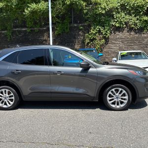 صورة 9 لـ 2020 FORD ESCAPE SE