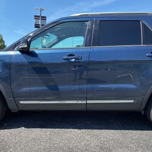 FORD EXPLORER XLT - 4