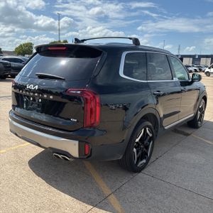 صورة 8 لـ 2025 KIA TELLURIDE S