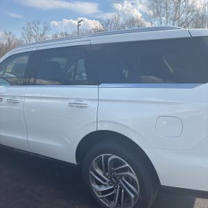 LINCOLN NAVIGATOR RESERVE - 6