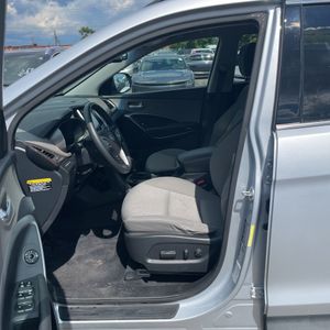 2018 Hyundai SANTA FE SE thumbnail 32