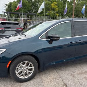 CHRYSLER PACIFICA SELECT - 2