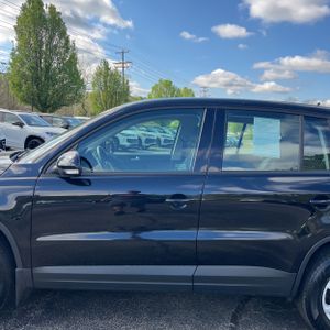 VOLKSWAGEN TIGUAN SE 4MOTION - 4