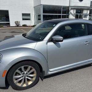 VOLKSWAGEN BEETLE TDI - 2